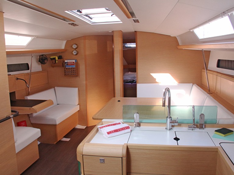 Segelboot mit oder ohne Skipper Jeanneau mieten in San Vincenzo