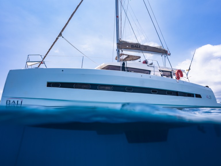 Katamaran mit oder ohne Skipper Bali Catamarans mieten in Eden Island