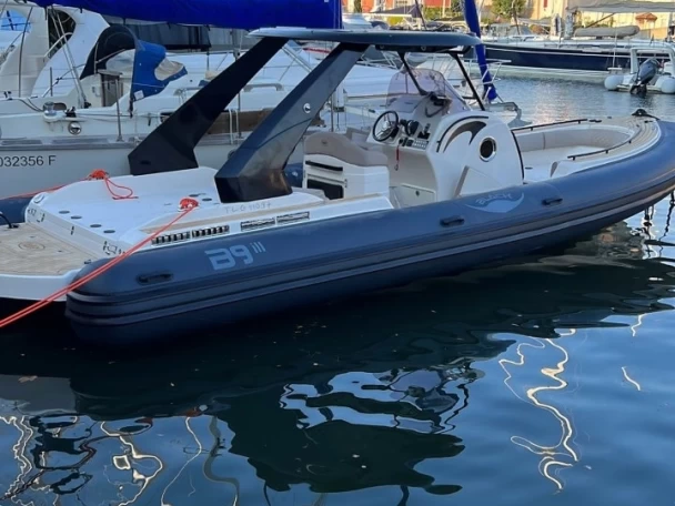 Schlauchboot mieten in Port Grimaud zum besten Preis