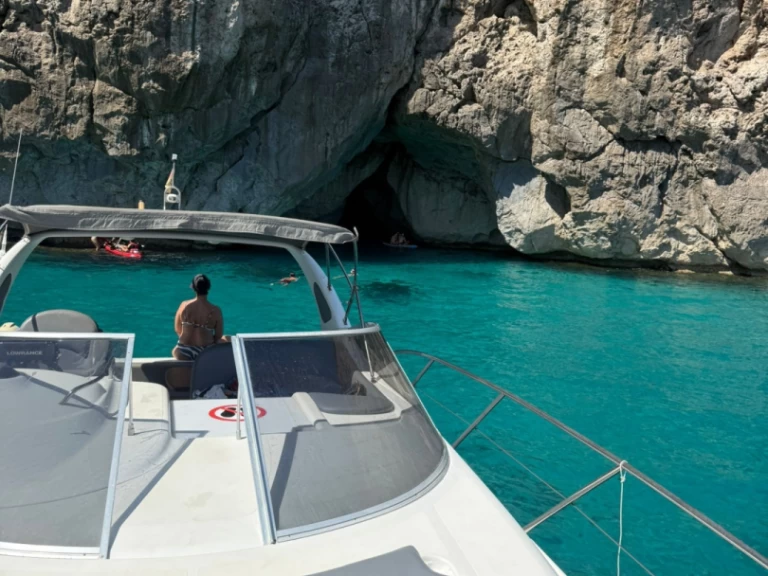 Ein Sessa Marine Oyster 35 mieten in Can Picafort