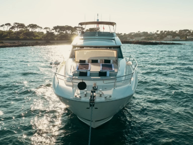 YachtCharter in Amalfi - Prestige 680S auf SamBoat