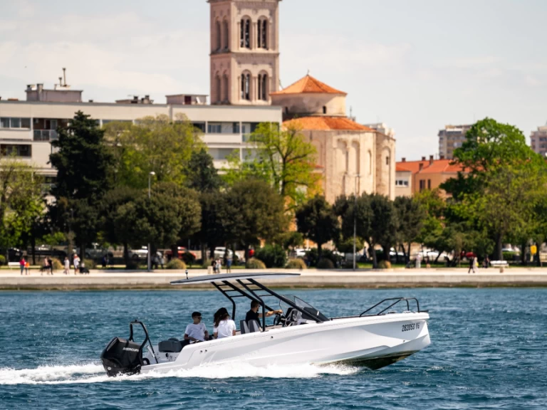 Motorboot mit oder ohne Skipper Axopar mieten in Zadar