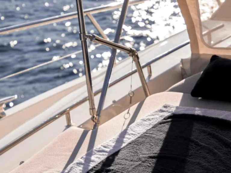 Bootsverleih Prestige 680S Côte d'Azur Samboat