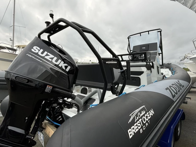 YachtCharter in Brest - Zodiac Pro 7 auf SamBoat