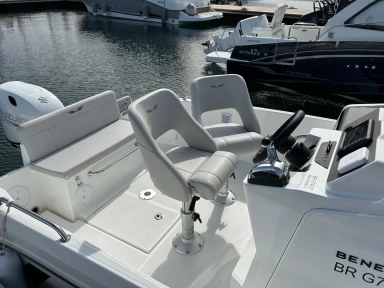 Bootsverleih Bénéteau Flyer 6 SPACEdeck Port du Moulin Blanc Samboat