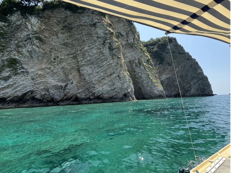 Motorboot mieten in Budva zum besten Preis