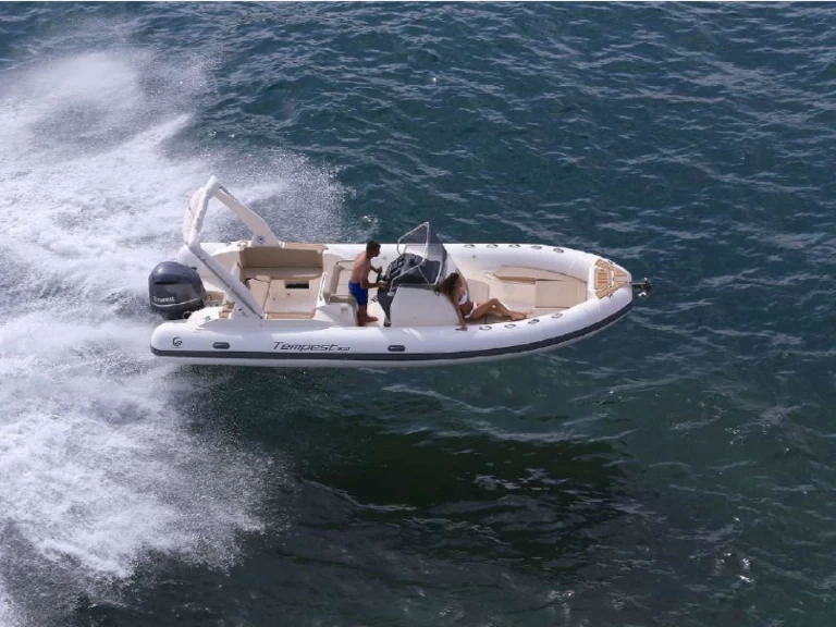 Schlauchboot mieten in Hyères - Capelli Tempest 800 Sun