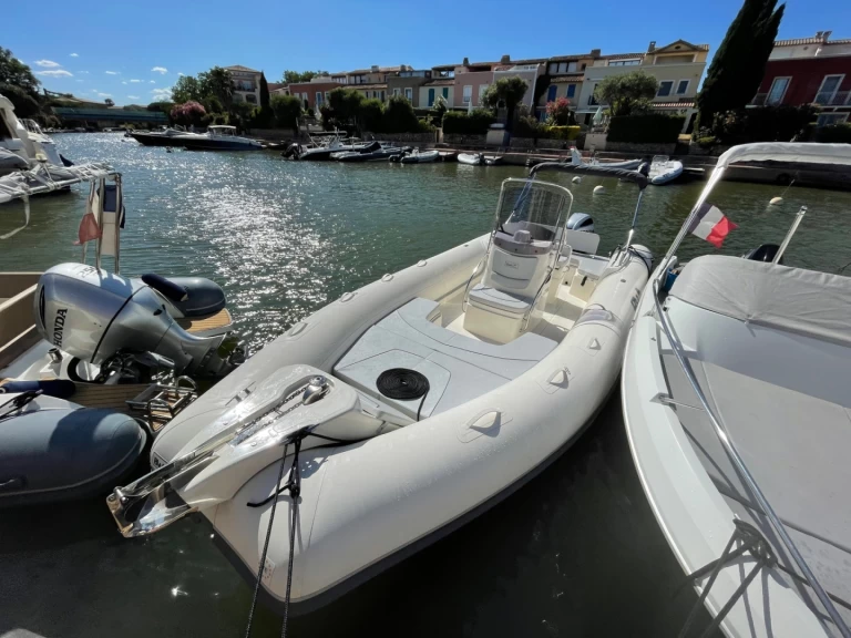 Vermietung Schlauchboot Bwa mit Führerschein