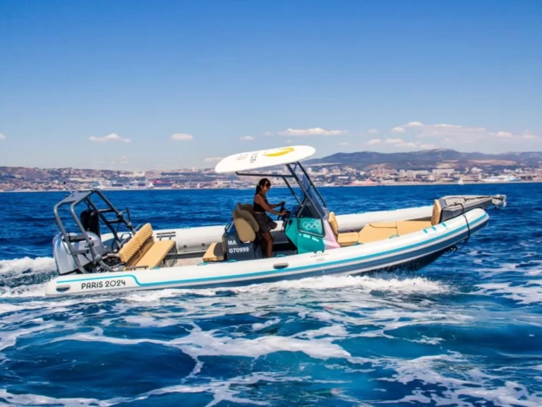 Ein Highfield 760 mieten in Cogolin