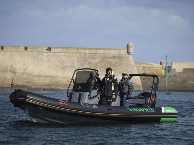 Vermietung Schlauchboot Highfield mit Führerschein
