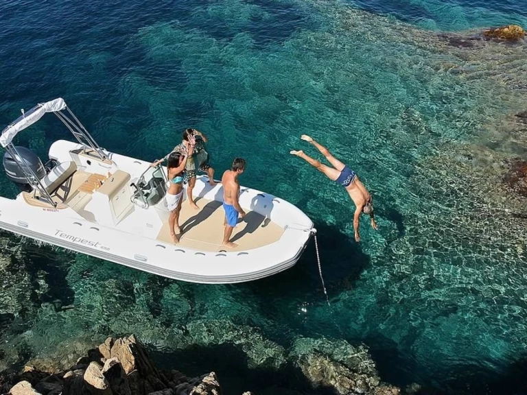 Schlauchboot mieten in Port Grimaud zum besten Preis