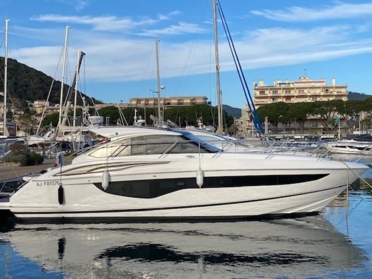 Yacht mieten in Port Grimaud zum besten Preis
