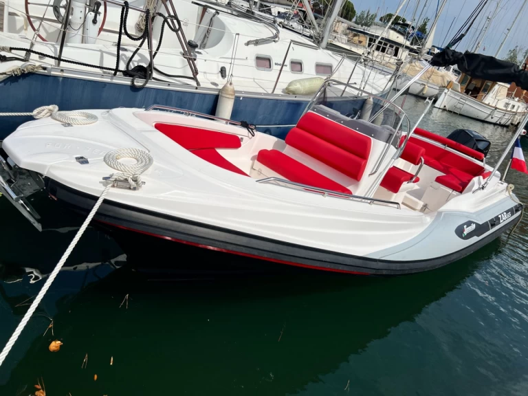 Schlauchboot mieten in Port Grimaud zum besten Preis