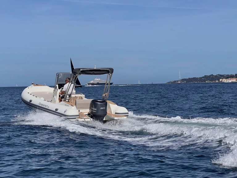 Schlauchboot mieten in Port Grimaud - Capelli CAPELLI 700 TEMPEST OPEN