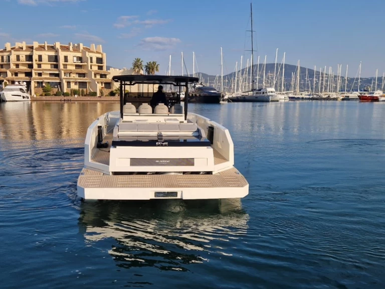 Yacht mit oder ohne Skipper DE ANTONIO Yachts mieten in Port Grimaud