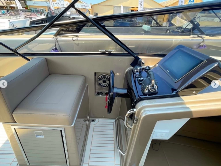 Motorboot mit oder ohne Skipper VanDutch mieten in Saint-Tropez