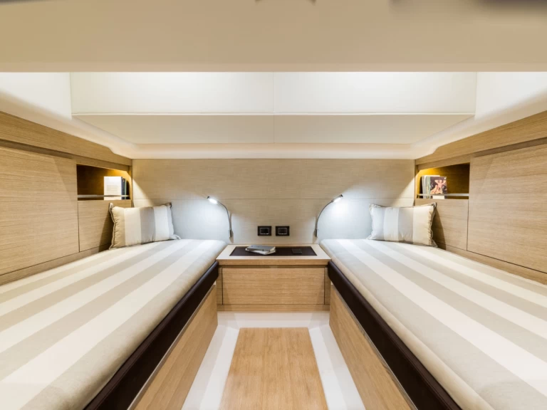 Pardo Yachts Pardo 43 mieten Port Grimaud