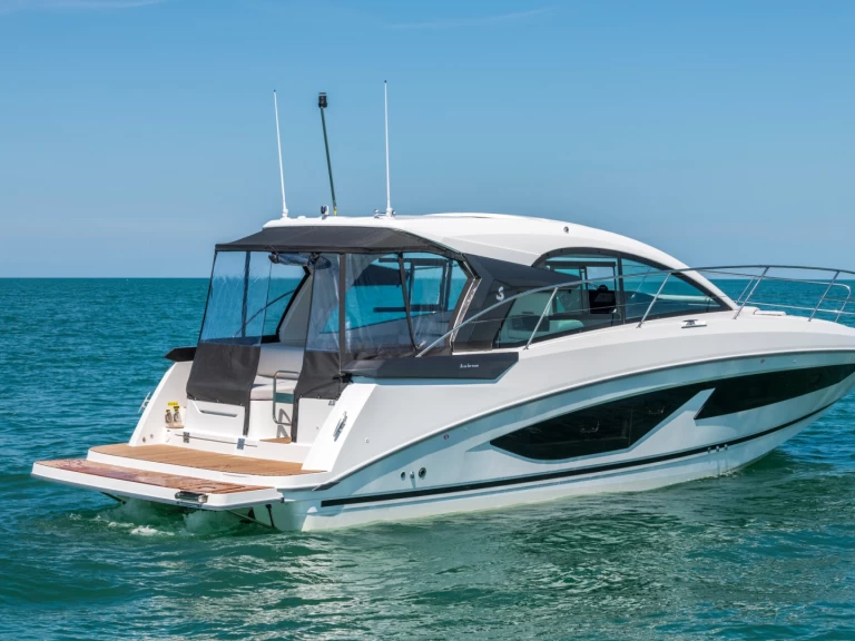 Ein Bénéteau Gran Turismo 36 mieten in Cogolin