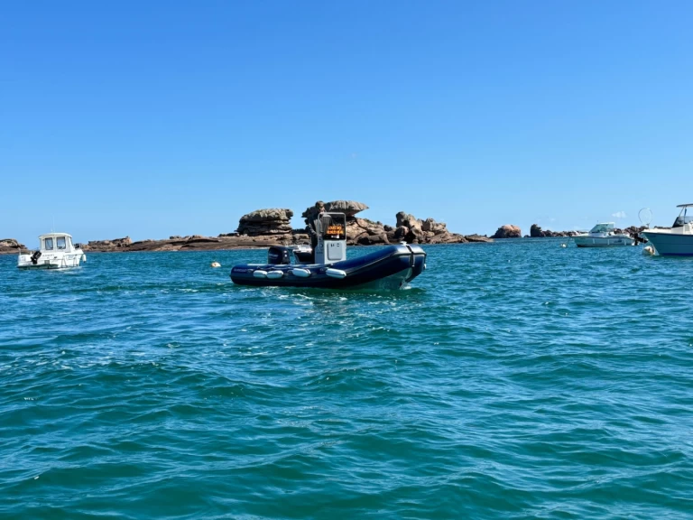 Schlauchboot mit oder ohne Skipper Vanguard Marine mieten in Trégastel
