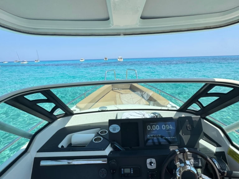 Bootsverleih Axopar 28 T-TOP 28 T-Top Can Picafort Samboat