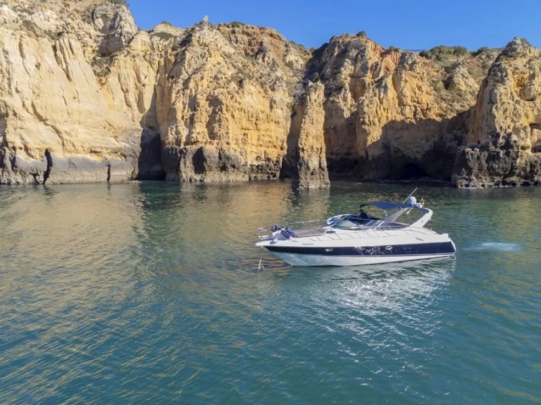 Ein Cranchi Endurance 39 mieten in Saint-Raphaël