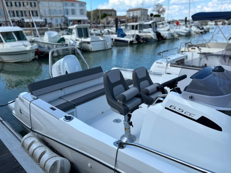 Motorboot mieten in La Flotte zum besten Preis
