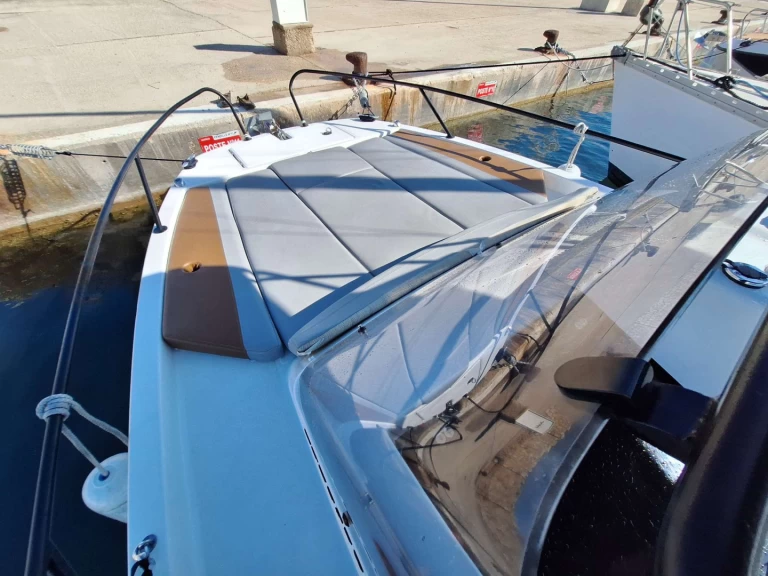 YachtCharter in Port-de-Bouc - Bénéteau Flyer7 auf SamBoat