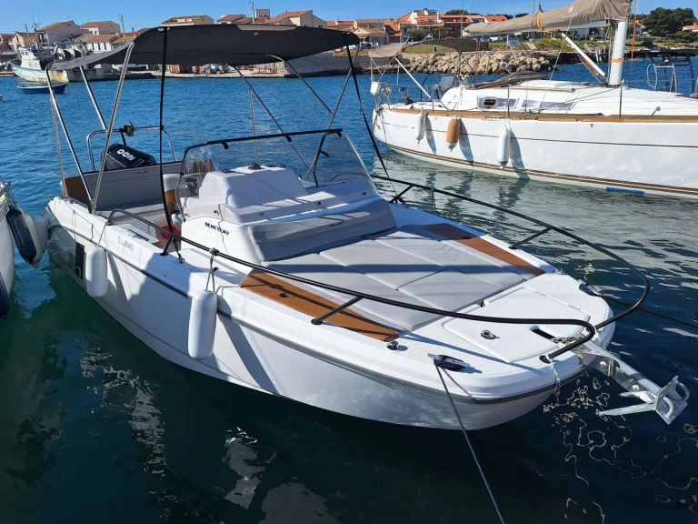 Ein Bénéteau Flyer7 mieten in Port-de-Bouc