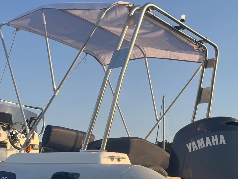 Vermietung Schlauchboot Capelli mit Führerschein