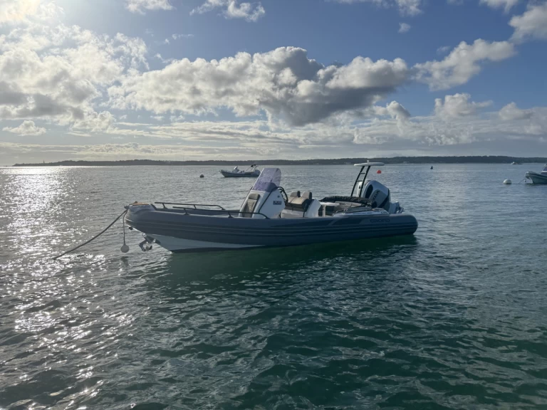 Schlauchboot mit oder ohne Skipper Grand Boats mieten in Bélisaire