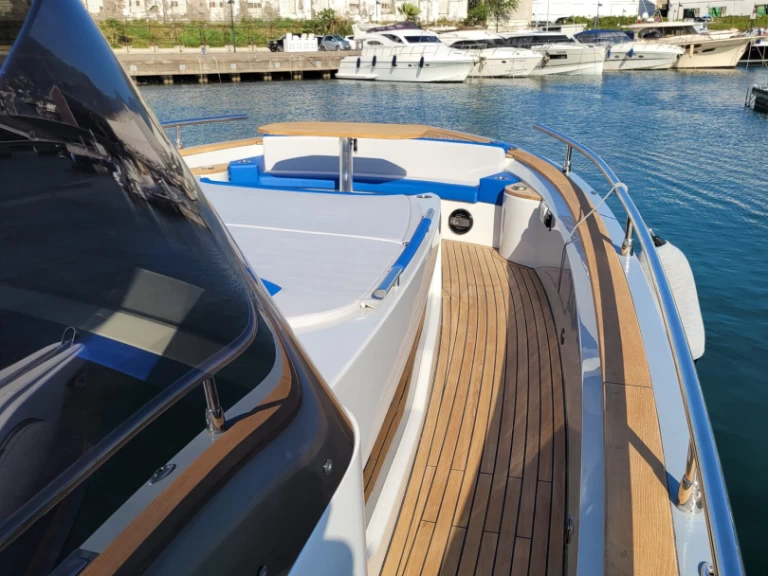 Ein italyure SPORT 38  mieten in Sorrent