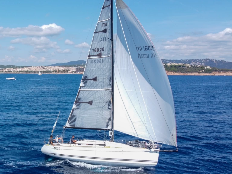 Ein Bénéteau First 34.7 mieten in Port de Palamós