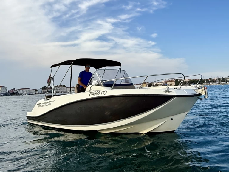 Motorboot mit oder ohne Skipper Quicksilver mieten in Poreč
