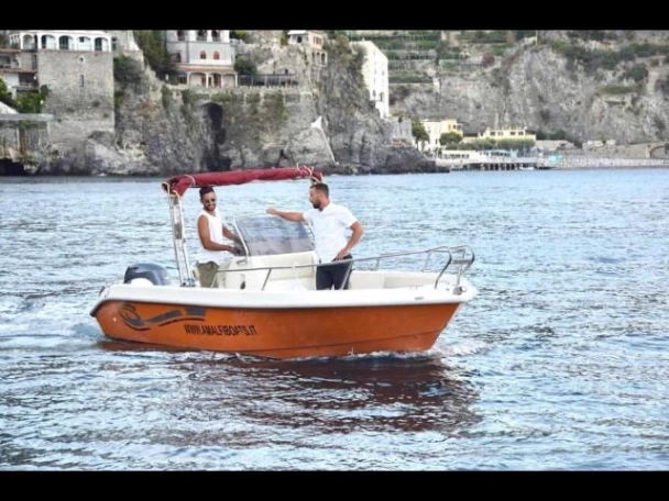 Motorboot mit oder ohne Skipper Terminal Boat mieten in Amalfi