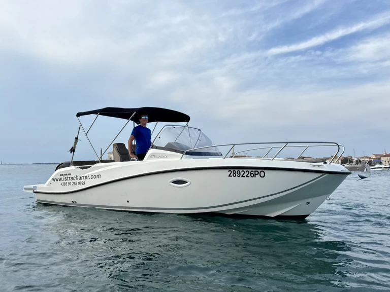 Motorboot mieten in Porec Port zum besten Preis