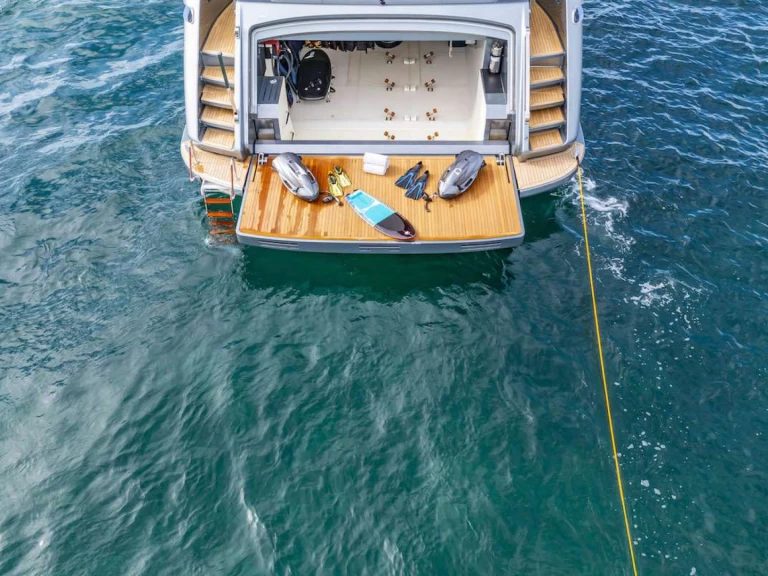 Bootsverleih Riva NO SURRENDER Newport Samboat