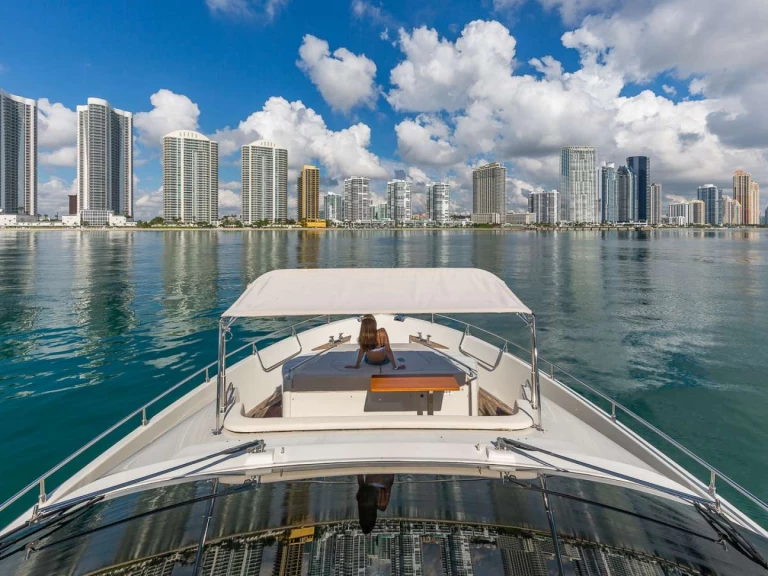 Ein  Dominator S.r.l GOLDEN 3 mieten in Miami