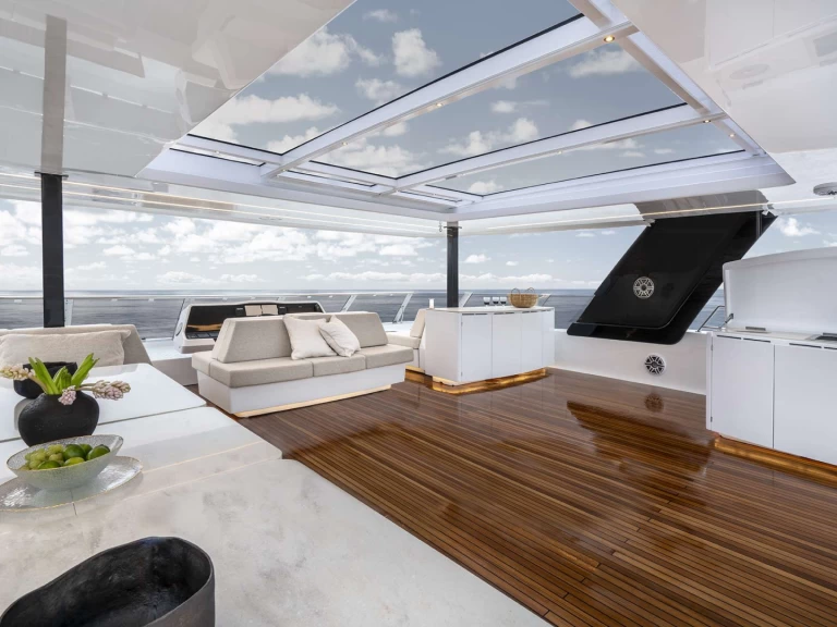 Ein Sunreef MANTA mieten in Neapel