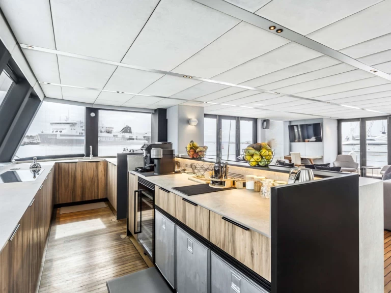 Sunreef MIDORI mieten Nassau