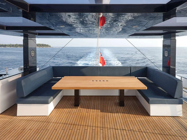 Ein Sunreef MIDORI mieten in Nassau