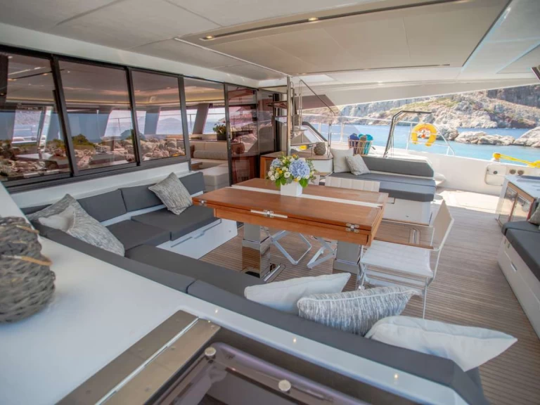 Ein Fountaine Pajot MAJESTY OF GREECE mieten in Néa Péramos