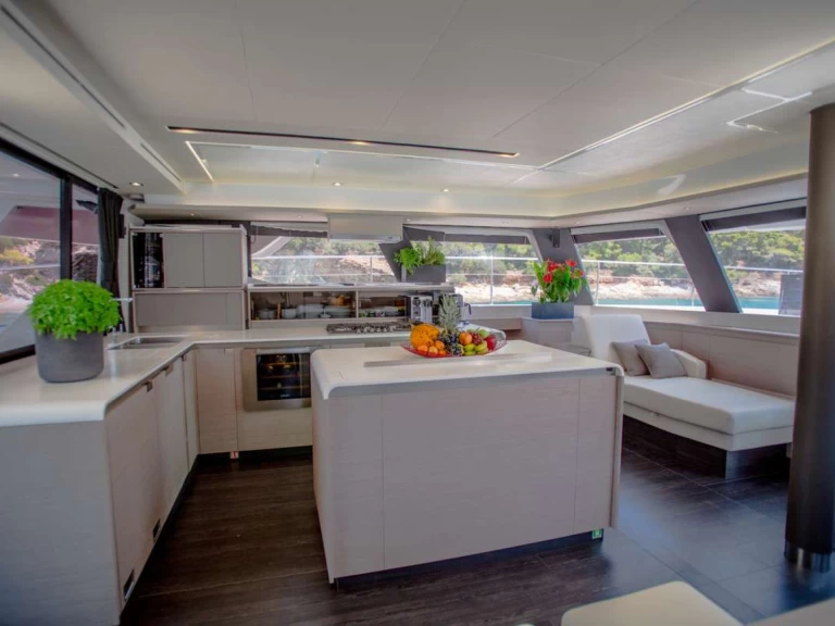 Boot mieten Néa Péramos günstig MAJESTY OF GREECE