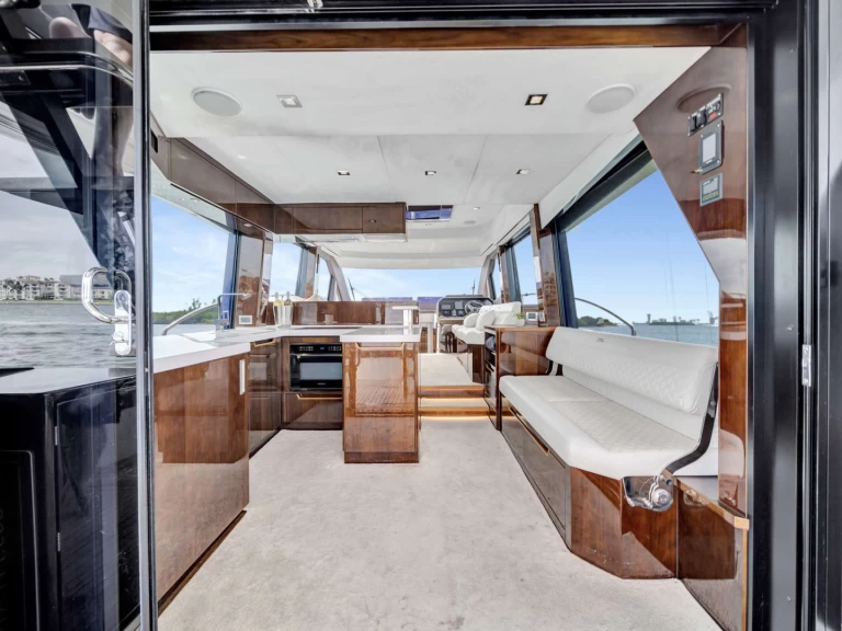 Ein Galeon Infinity mieten in Miami
