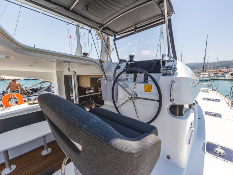 Boot mieten Lefkáda günstig Lagoon 40