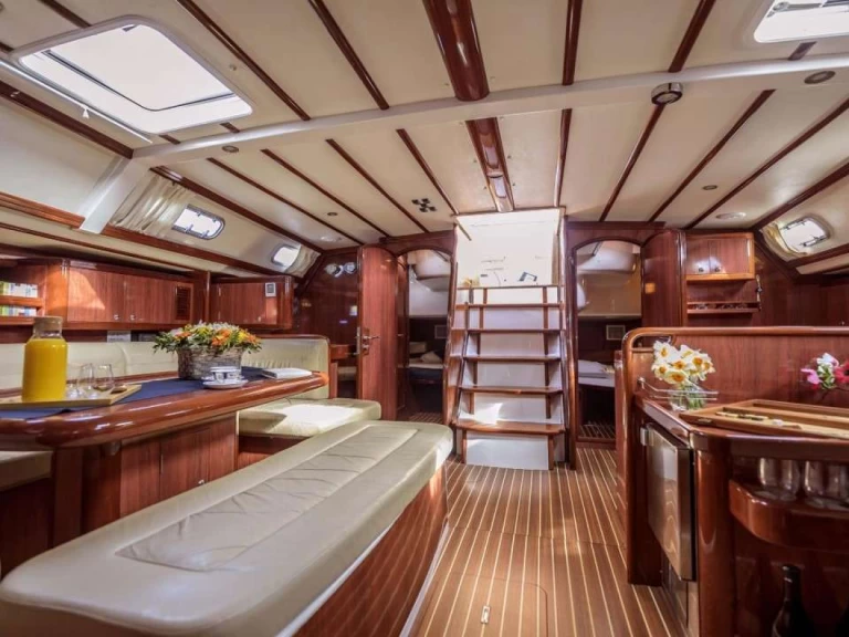 Ocean Yachts MYTHOS mieten Athen