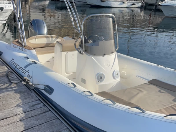 Schlauchboot mit oder ohne Skipper Capelli mieten in Marseille