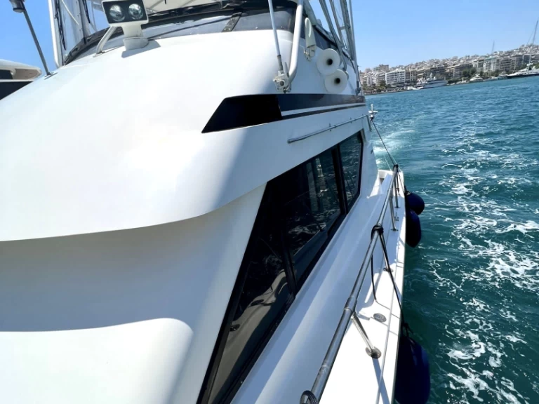 Ein  Hatteras 50 Convertible mieten in Serifos