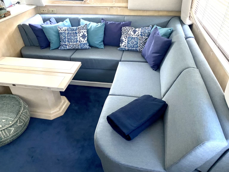 Boot mieten Serifos günstig Hatteras 50 Convertible