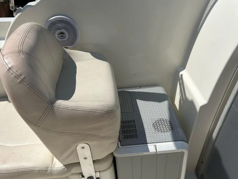 Ein Jeanneau Leader 625 mieten in Barcelona