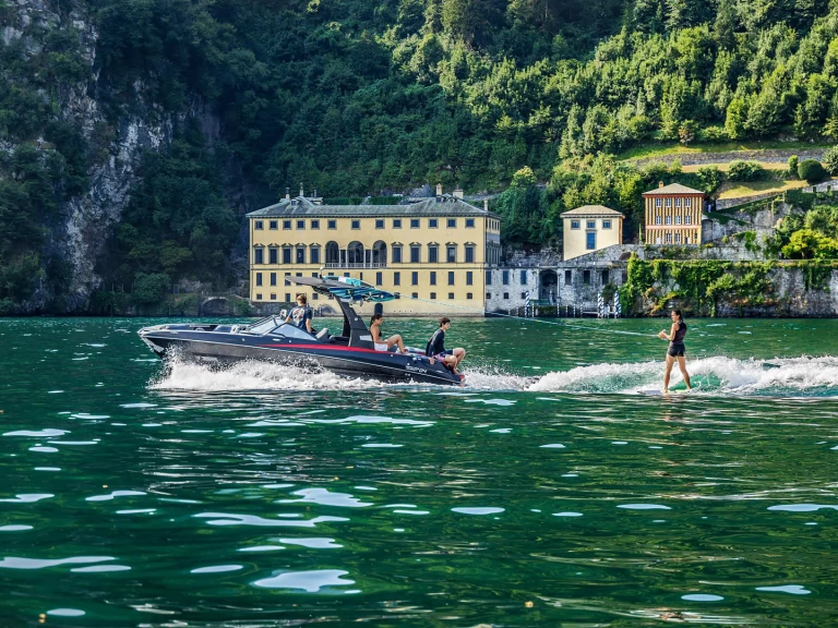 Motorboot mieten in Como (City) zum besten Preis